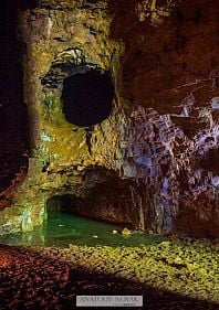 Театр в пещере "127 часов"