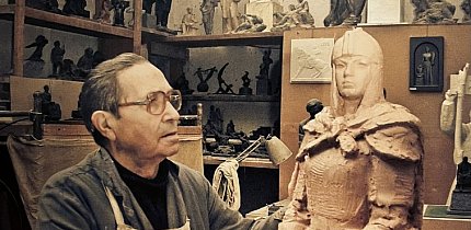 Олександр Васякін в майстерні