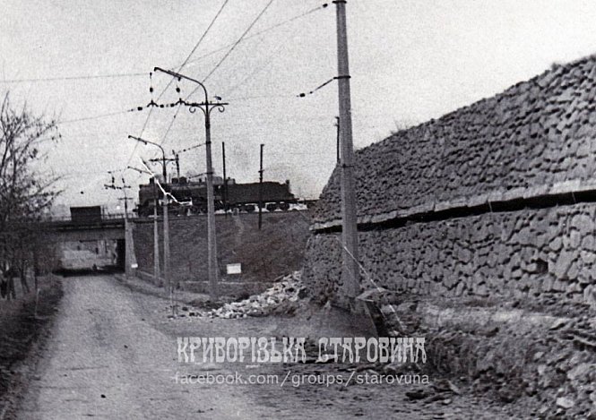 Руйнування підпірної стіни по вулиці Волгоградській