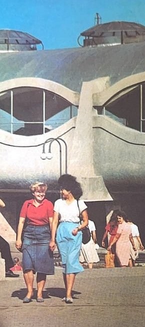 Незабаром після відкриття перших станцій швидкісного трамваю