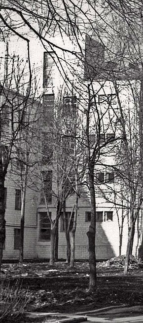 Соцмісто. Проспект Металургів, 12