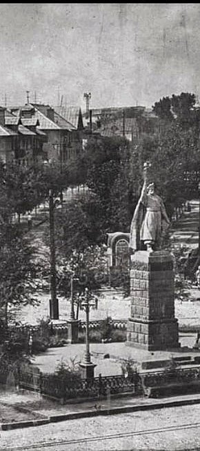 Гданцівка. Пам'ятник Богдану Хмельницькому