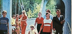 Ажурні мости зʼєднують мальовничі береги річки Інгулець (оригінальний підпис)