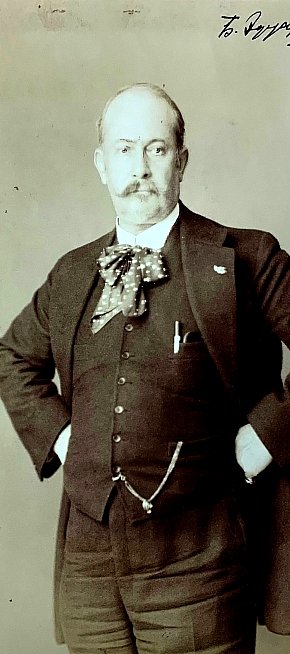 Автор першого пам'ятника Олександру Полю Борис Едвардс