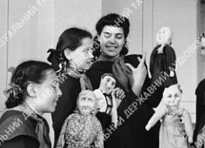 Репетиція вистави лялькового театру, 1949 рік