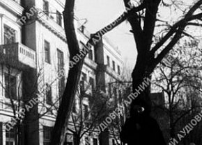 Відновлений житловий будинок на вул. Свято-Миколаївська, 1947 рік