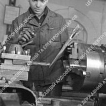 Токар Криворізького заводу, 1950 рік