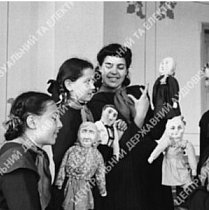 Репетиція вистави лялькового театру, 1949 рік