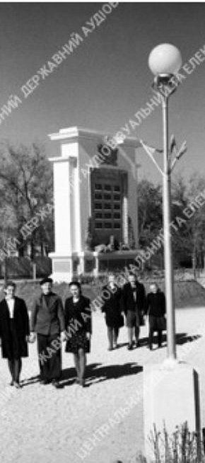 Вид нового скверу на Центральній площі, 1949 рік