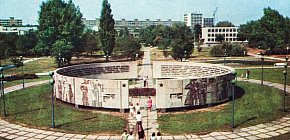 Стела Героїв, 1940-ві роки