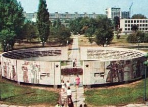 Стела Героїв, 1940-ві роки