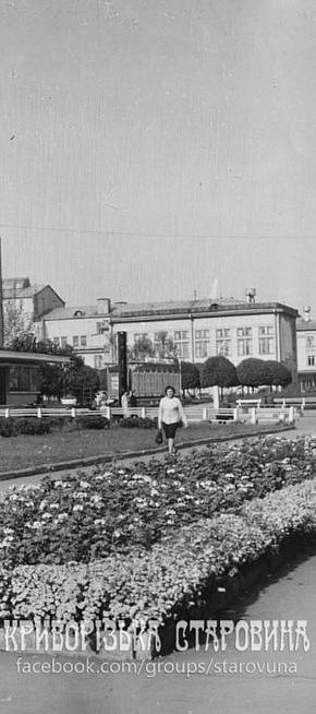 Кінотеатр «Жовтень» по вулиці Мусоргського (Романа Шухевича), 1970-ті роки