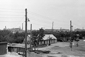 Вул. Ракітіна (Корнія Речмидила). Вид на Ленінський рудоремонтний завод, 1960-ті роки