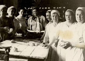 Колектив пекарні в Довгинцівському районі, 1950-1960 роки