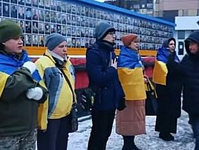  Криворіжці провели ходу до Дня Соборності