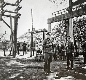 Літо,1942 року