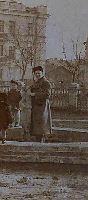 На перехресті проспекту Миру та проспекту Героїв-підпільників, кінець 1950-х - початок 1960-х