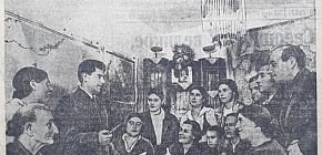 Агітатор В. В. Канівецький серед виборців. Кривий Ріг, 1939 рік. Газета «Дніпровська правда»