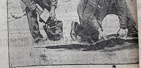 Асфальтування тротуарів на КМК, 1936 рік. Газета «Металург Кривбаса»