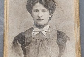 Портрет жінки, початок ХХ століття