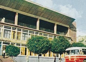 Кафе «Ліра» по вулиці Лермонтова (проспект Центральний), 1971 року