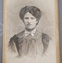 Портрет жінки, початок ХХ століття