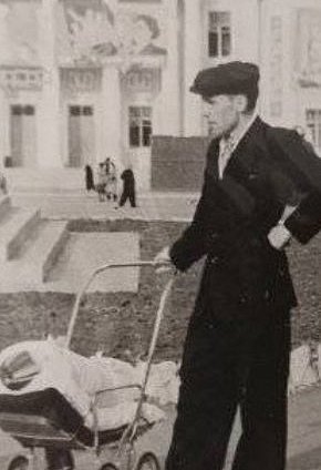 Сквер по вулиці Ватутіна, весна 1960-го року