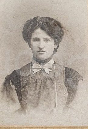 Портрет жінки, початок ХХ століття