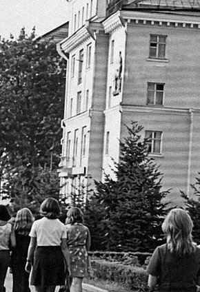 Соцмісто. Липневий день на проспекті Металургів, 1971 рік