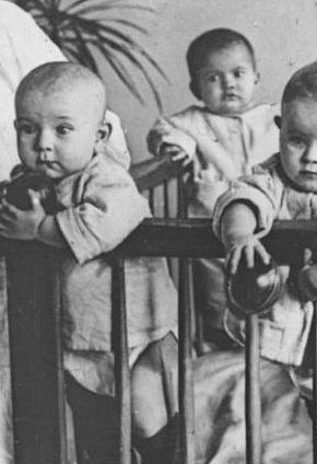 В дитячому комбінаті Криворіжбуду, 1937-й рік