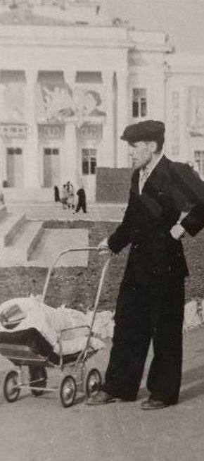 Сквер по вулиці Ватутіна, весна 1960-го року