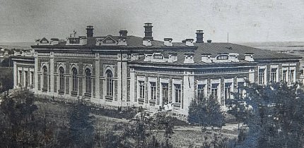 Будівля театру та школи Галковського рудника (Артемівського, ім. Кірова)