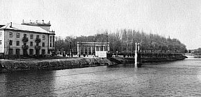 Вид на Гданцівський пішохідний міст, фото другої половини 1950-х років