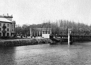 Вид на Гданцівський пішохідний міст, фото другої половини 1950-х років