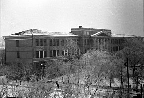 Старий корпус КГРІ (нині КНУ), грудень 1965 рік