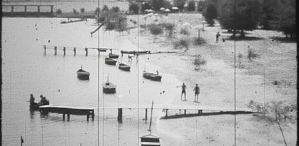 Пляжна зона на правому березі Кресівського водосховища, літо 1968 року