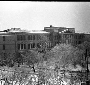 Старий корпус КГРІ (нині КНУ), грудень 1965 рік