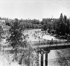 Вид на пляж парку імені Гагаріна (нині Театральний), травень 1971 рік
