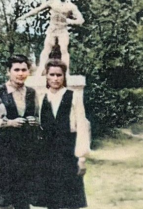 Скульптури в парку Суворова на руднику ім. Комінтерну. Фото 1950-х років