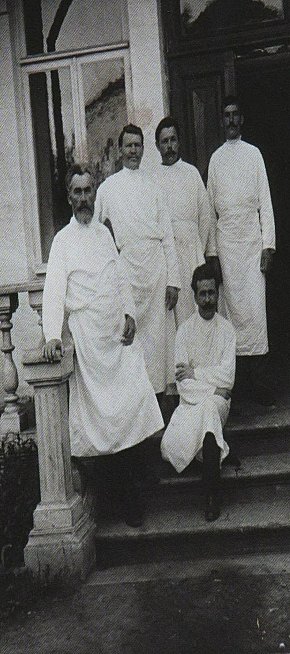 Група криворізьких медиків