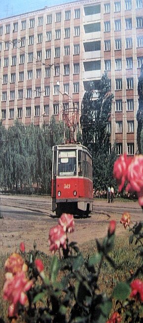 Площа Домнобудівників