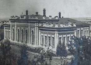 Будівля театру та школи Галківської копальні