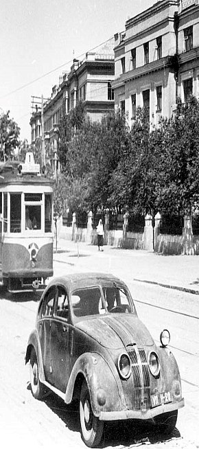 Трамвай і спорткар