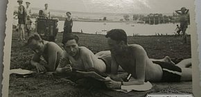 Німецькі солдати на відпочинку біля Кресівського водосховища
