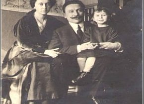 Микола Світальський з сім'єю
