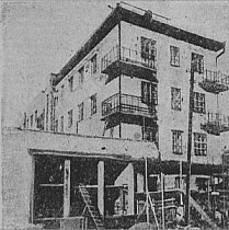 Будівництво одного з перших п'яти будинків Соцміста