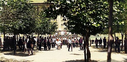 Вихід робочих з їдальні (1800 чоловік)». Колачевська копальня