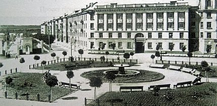 Колишня площа Сталіна. Житломасив ПівдГЗК