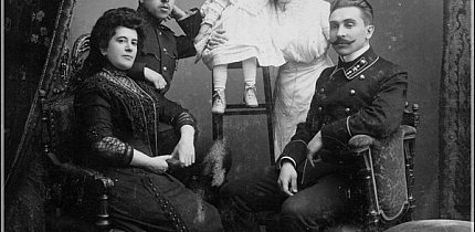 Микола Світальский з родиною