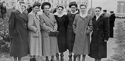 Площа Українська (Сталіна, Миру, Визволення)